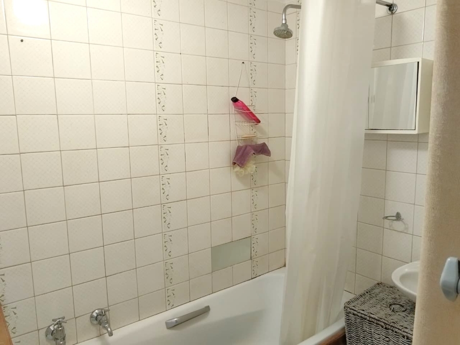 2 Bedroom Property for Sale in Kannoniers Park North West